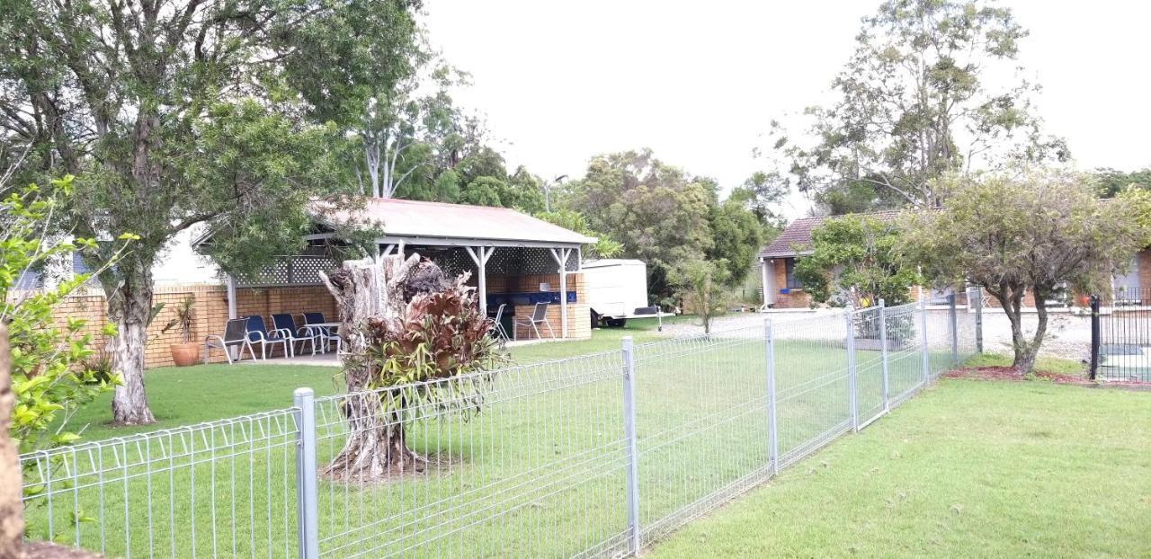 Taree Country Motel エクステリア 写真